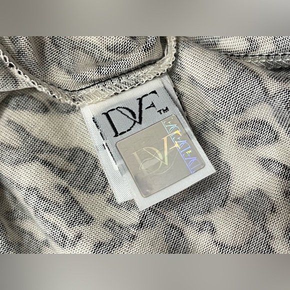 Diane von Furstenberg "Kira" Leopard Wrap Dress Size 4 - Picture 9 of 9